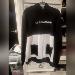 Unnus Annus Black and White Double Pocket RARE Hoodie size Large